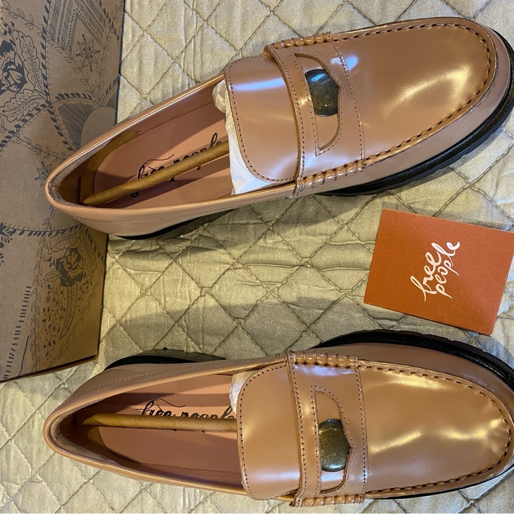 Free People Women’s Camel Loafers. NIB​